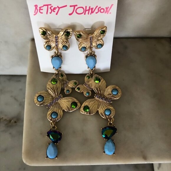 BETSEY JOHNSON Butterfly Rhinestone Gold Tone Blue Green Dangle Post Ear… - Picture 7 of 14
